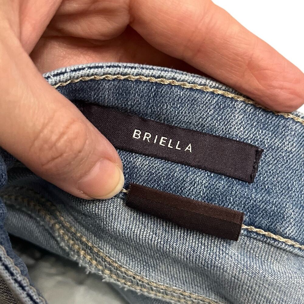NYDJ Briella Denim Bermuda Shorts Size 2 Light Wash Cuffed Slimming Stretchy - Picture 6 of 11